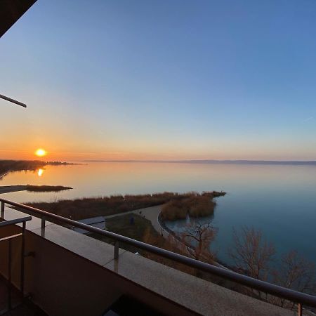 MF Club 218 Golden Beach Wellness Apartment Siófok Exterior foto