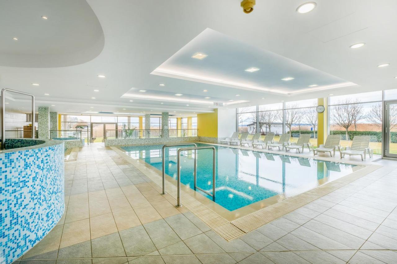 MF Club 218 Golden Beach Wellness Apartment Siófok Exterior foto